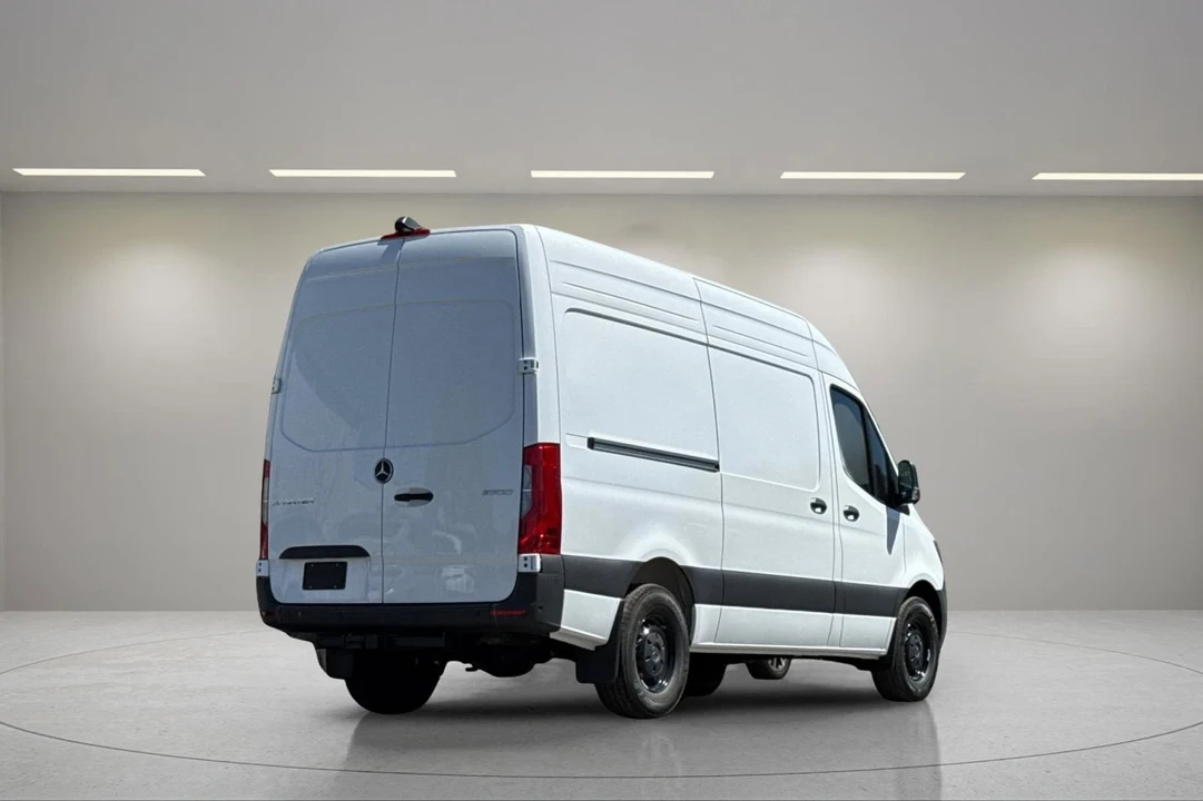 2025 Mercedes-Benz VS30 Sprinter - Image 4 of 12