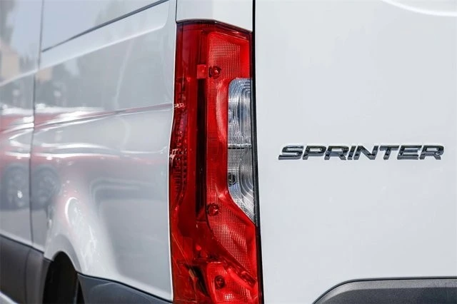 2025 Mercedes-Benz VS30 Sprinter - Image 8 of 12