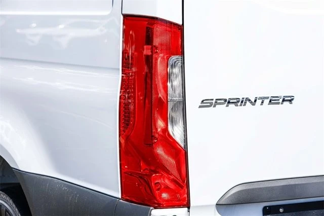 2025 Mercedes-Benz VS30 Sprinter - Image 8 of 12
