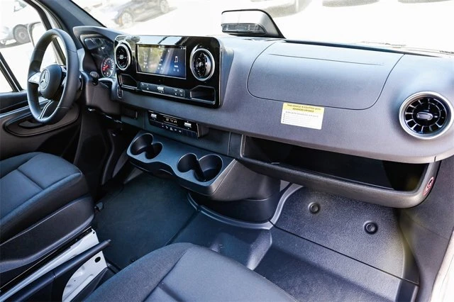 2025 Mercedes-Benz VS30 Sprinter - Image 10 of 12