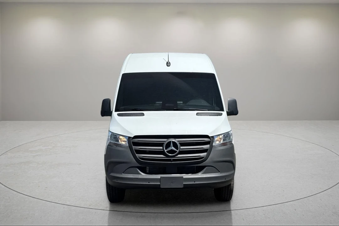 2025 Mercedes-Benz VS30 Sprinter - Image 9 of 12