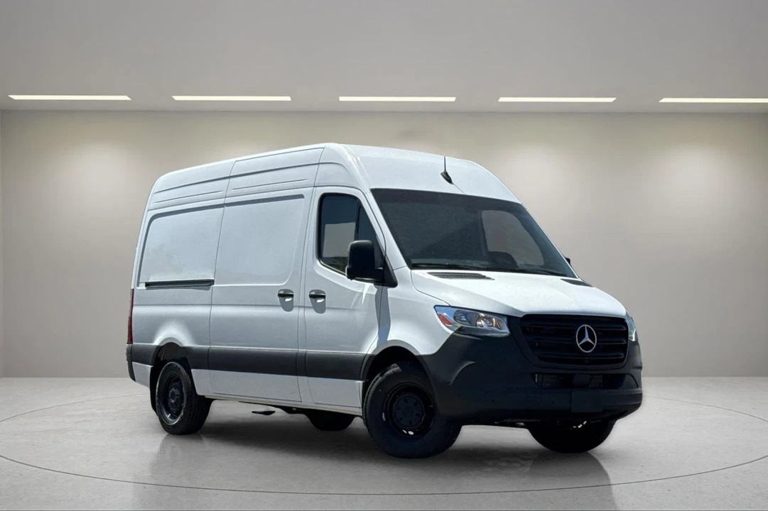 2025 Mercedes-Benz VS30 Sprinter - Image 2 of 12