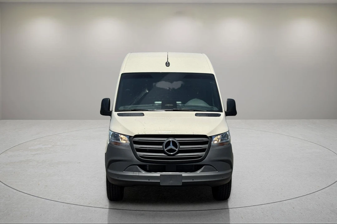 2025 Mercedes-Benz VS30 Sprinter - Image 9 of 12