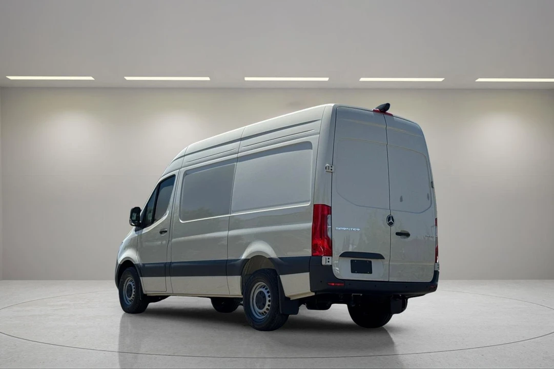 2025 Mercedes-Benz VS30 Sprinter - Image 6 of 12