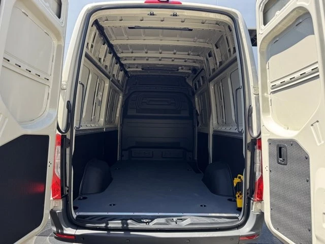 2025 Mercedes-Benz VS30 Sprinter - Image 10 of 12