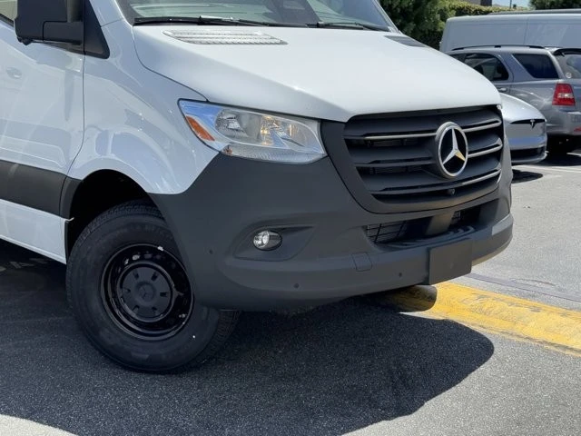 2025 Mercedes-Benz VS30 Sprinter - Image 2 of 12