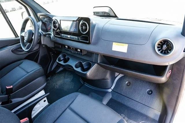 2025 Mercedes-Benz VS30 Sprinter - Image 10 of 12