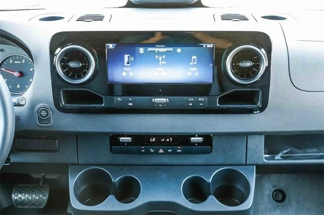 2025 Mercedes-Benz VS30 Sprinter - Image 11 of 12