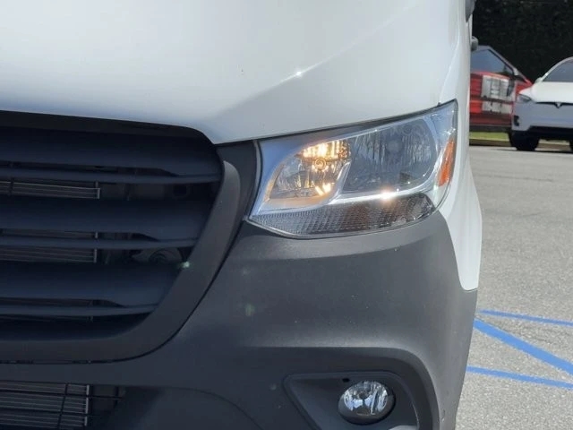 2025 Mercedes-Benz VS30 Sprinter - Image 7 of 12