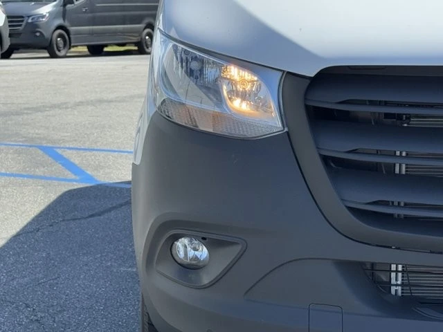 2025 Mercedes-Benz VS30 Sprinter - Image 4 of 12