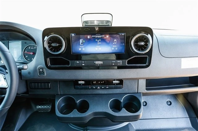 2025 Mercedes-Benz VS30 Sprinter - Image 11 of 12