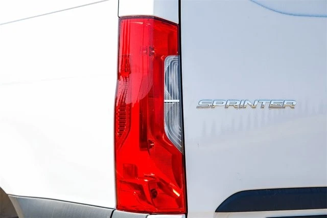 2025 Mercedes-Benz VS30 Sprinter - Image 8 of 12