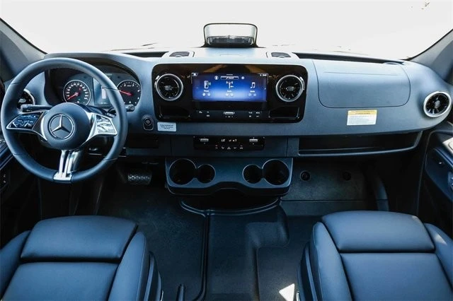 2025 Mercedes-Benz VS30 Sprinter - Image 10 of 12