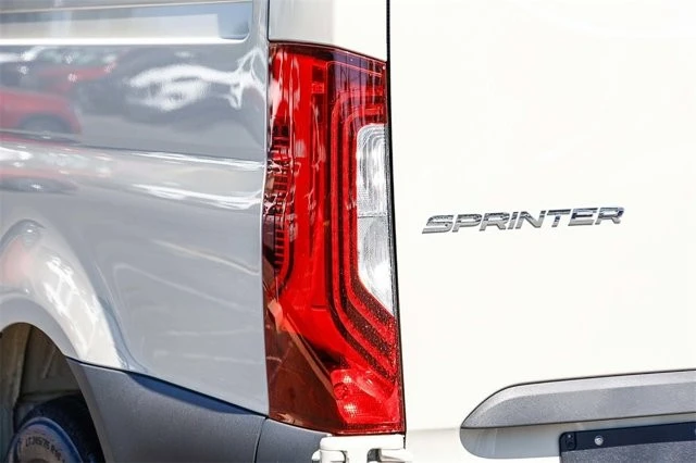 2025 Mercedes-Benz VS30 Sprinter - Image 8 of 12
