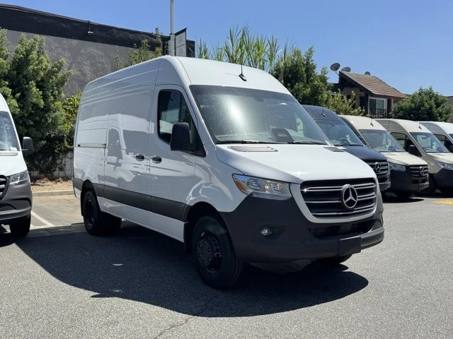 2025 Mercedes-Benz VS30 Sprinter - Image 2 of 12