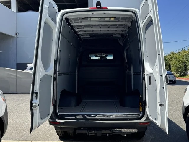 2025 Mercedes-Benz VS30 Sprinter - Image 10 of 12