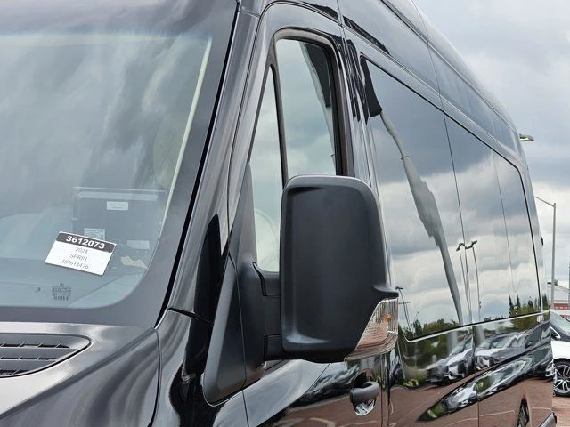 2025 Mercedes-Benz VS30 Sprinter - Image 8 of 21