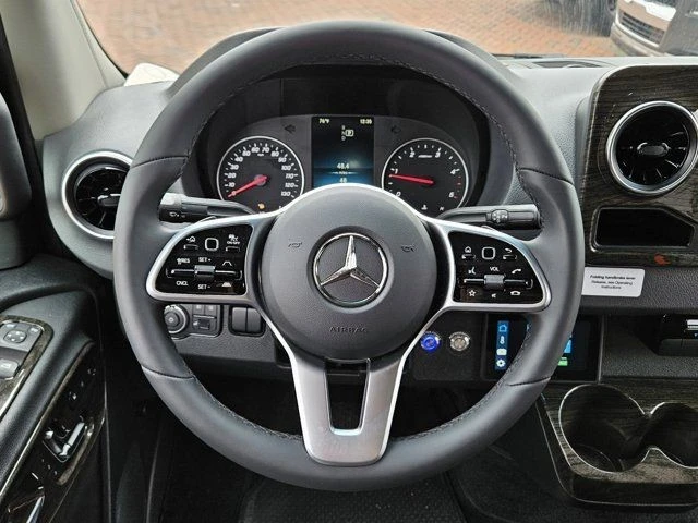 2025 Mercedes-Benz VS30 Sprinter - Image 15 of 21