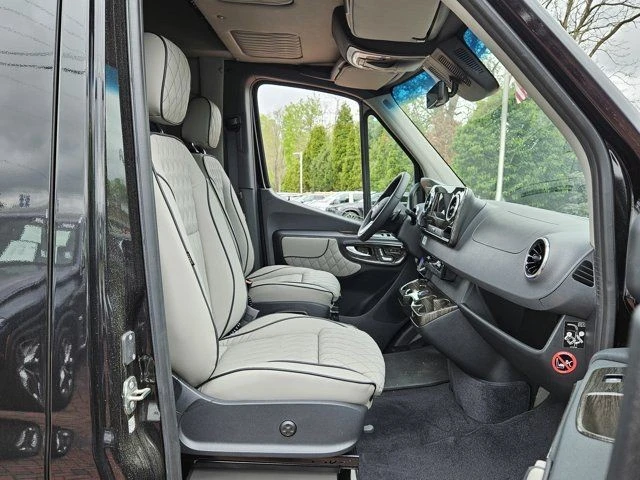2025 Mercedes-Benz VS30 Sprinter - Image 13 of 21