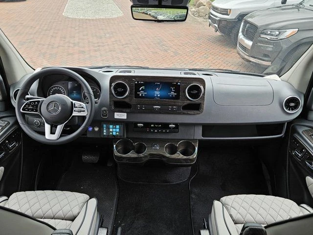 2025 Mercedes-Benz VS30 Sprinter - Image 14 of 21