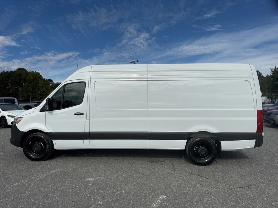 2025 Mercedes-Benz VS30 Sprinter - Image 2 of 12