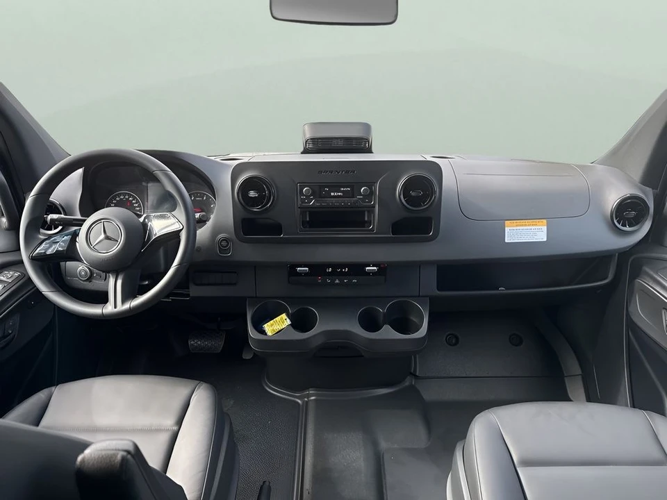 2025 Mercedes-Benz VS30 Sprinter - Image 10 of 12