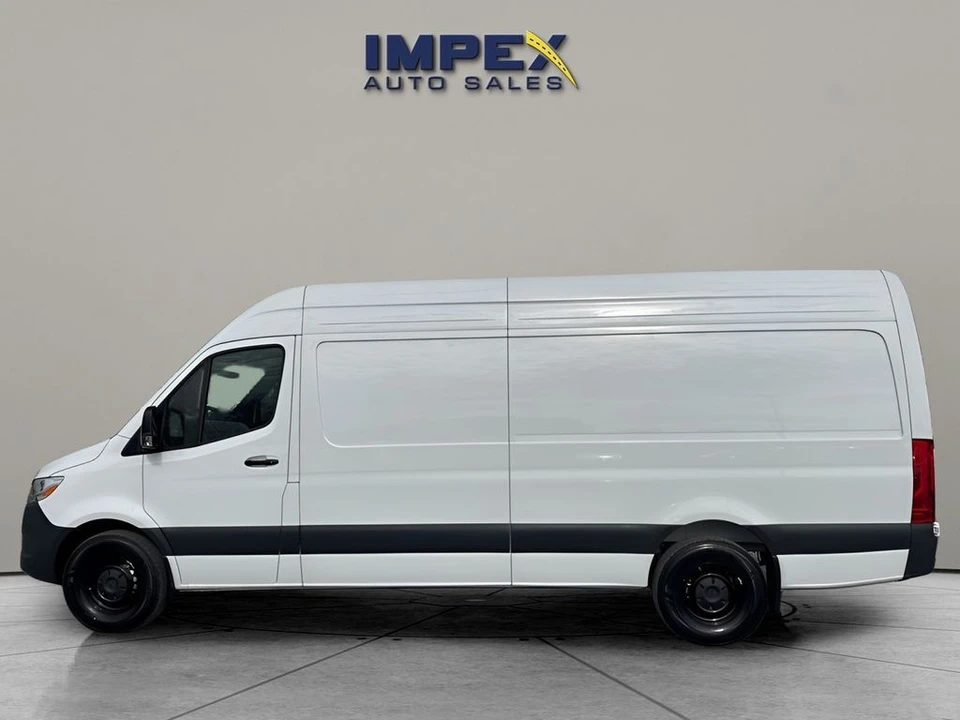 2025 Mercedes-Benz VS30 Sprinter - Image 2 of 12