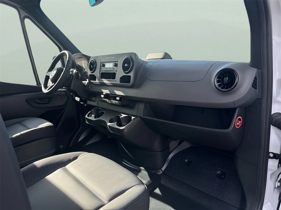 2025 Mercedes-Benz VS30 Sprinter - Image 10 of 12