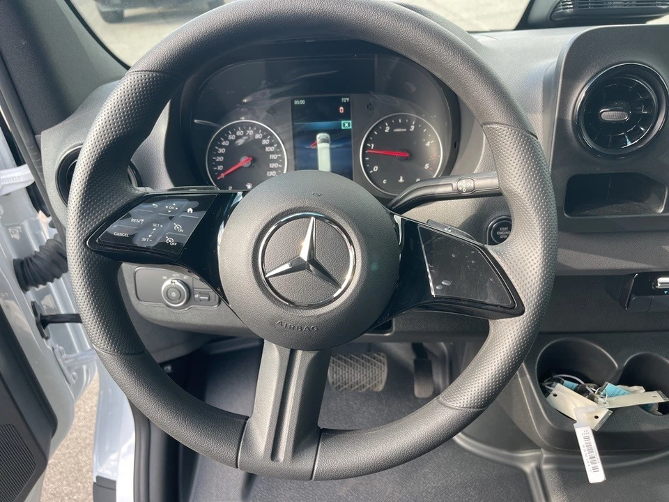 2025 Mercedes-Benz VS30 Sprinter - Image 11 of 12