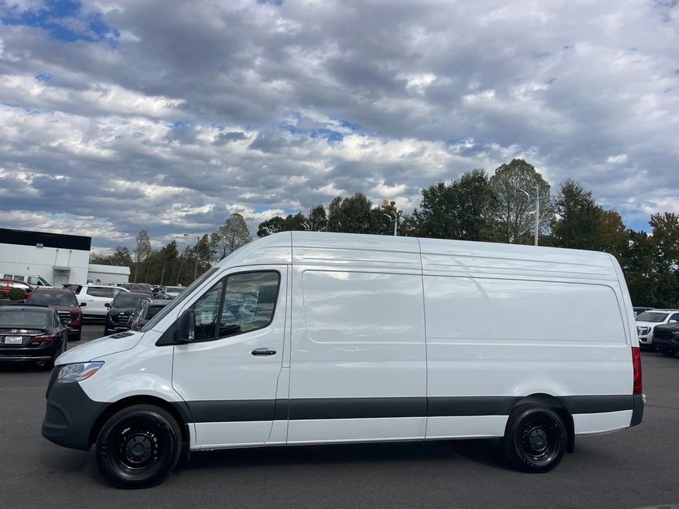 2025 Mercedes-Benz VS30 Sprinter - Image 2 of 12