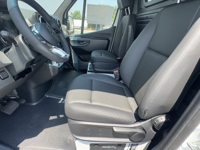 2025 Mercedes-Benz VS30 Sprinter - Image 9 of 12