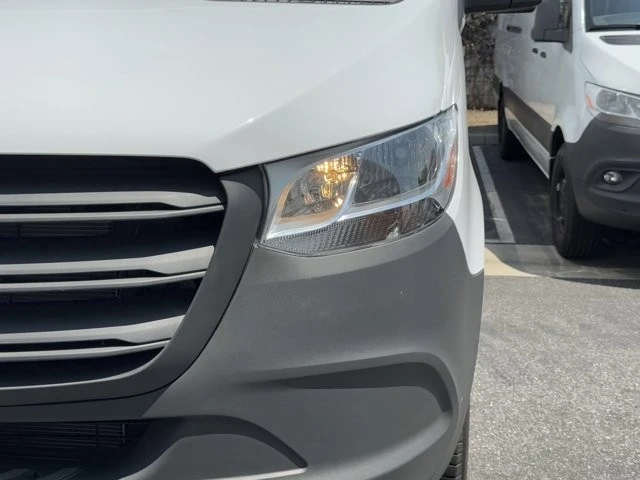 2025 Mercedes-Benz VS30 Sprinter - Image 6 of 12
