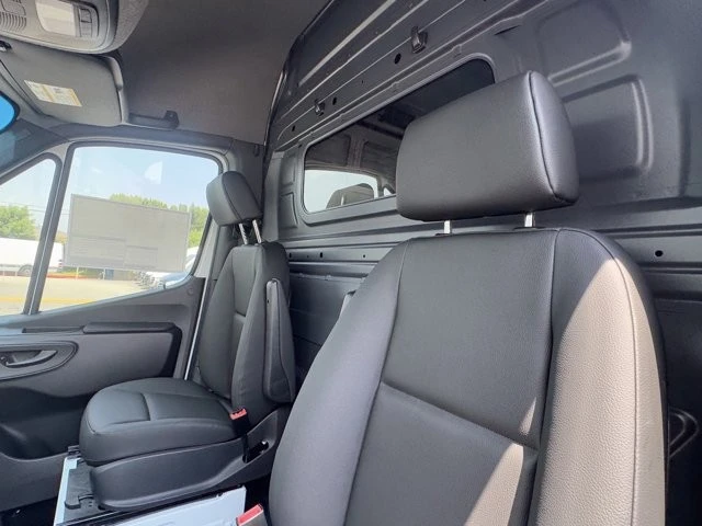 2025 Mercedes-Benz VS30 Sprinter - Image 10 of 12