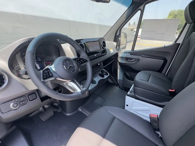 2025 Mercedes-Benz VS30 Sprinter - Image 11 of 12