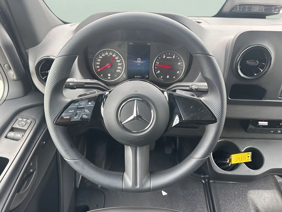 2025 Mercedes-Benz VS30 Sprinter - Image 11 of 12