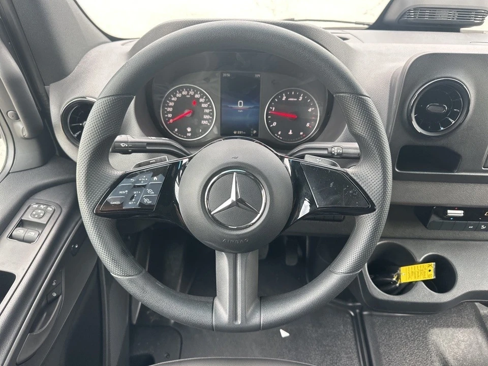 2025 Mercedes-Benz VS30 Sprinter - Image 11 of 12
