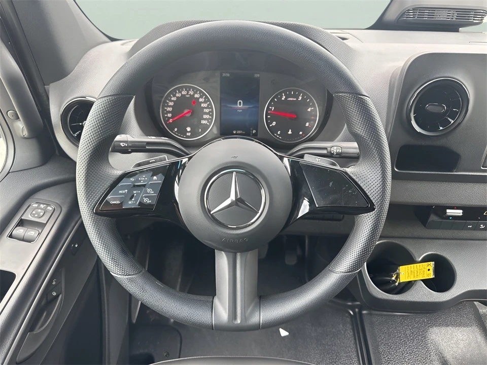 2025 Mercedes-Benz VS30 Sprinter - Image 11 of 12
