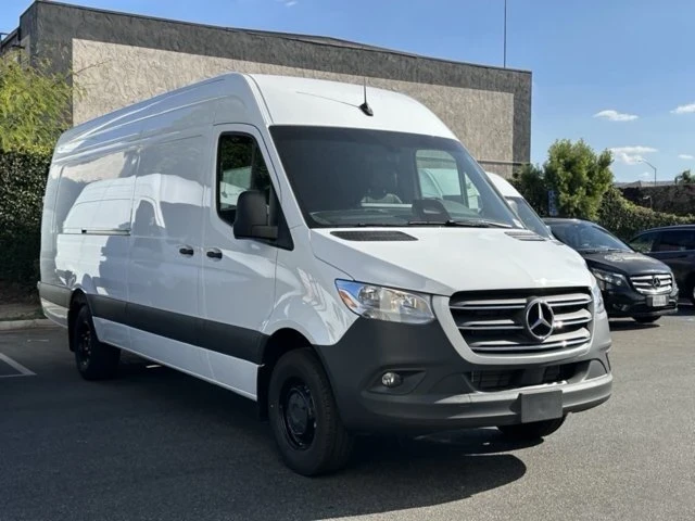 2025 Mercedes-Benz VS30 Sprinter - Image 2 of 12