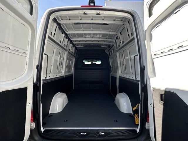 2025 Mercedes-Benz VS30 Sprinter - Image 9 of 12