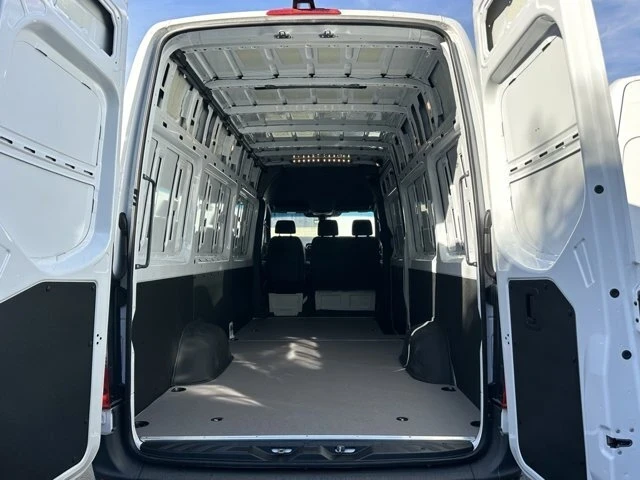 2025 Mercedes-Benz VS30 Sprinter - Image 9 of 12