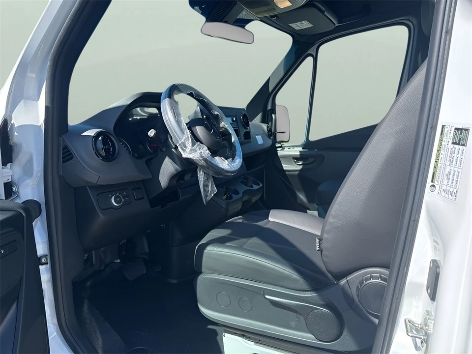 2025 Mercedes-Benz VS30 Sprinter - Image 9 of 12