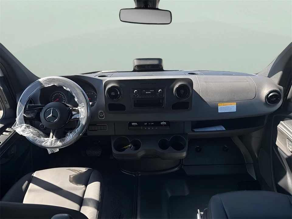 2025 Mercedes-Benz VS30 Sprinter - Image 10 of 12