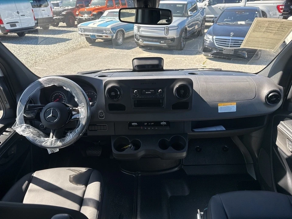 2025 Mercedes-Benz VS30 Sprinter - Image 10 of 12