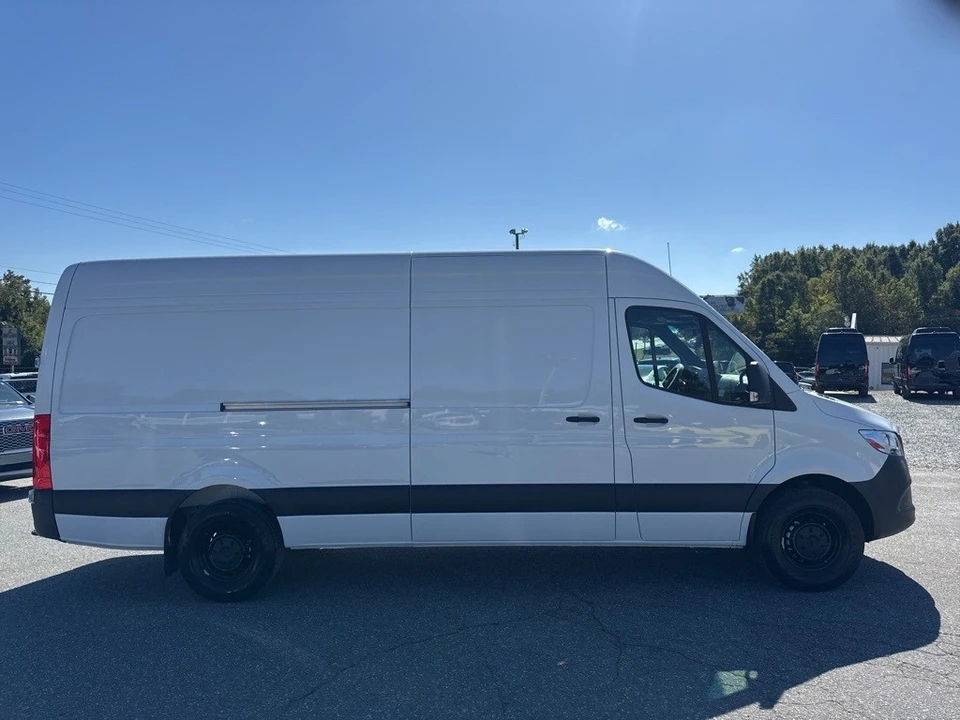 2025 Mercedes-Benz VS30 Sprinter - Image 6 of 12