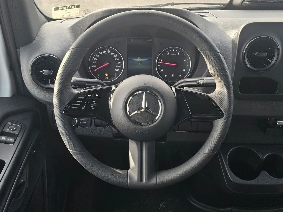 2025 Mercedes-Benz VS30 Sprinter - Image 9 of 12