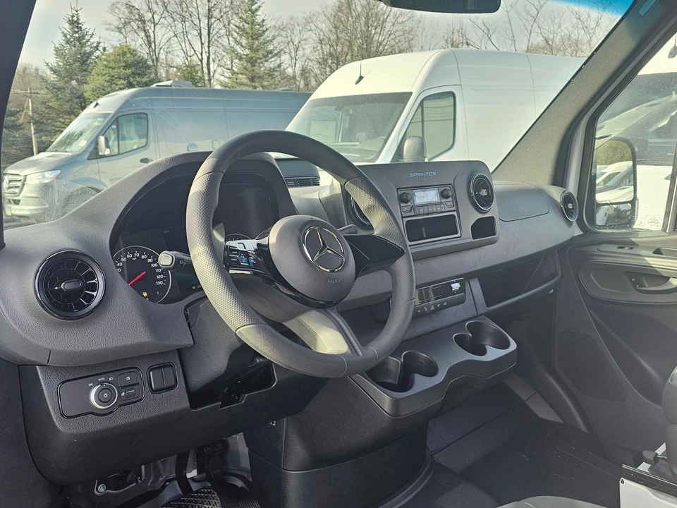 2025 Mercedes-Benz VS30 Sprinter - Image 7 of 12