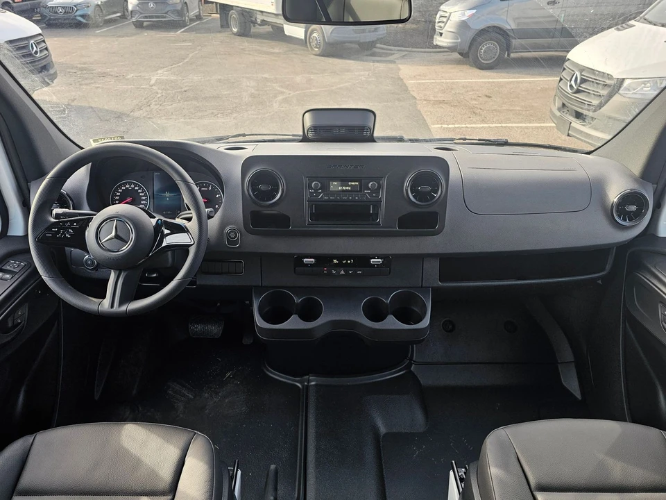 2025 Mercedes-Benz VS30 Sprinter - Image 8 of 12