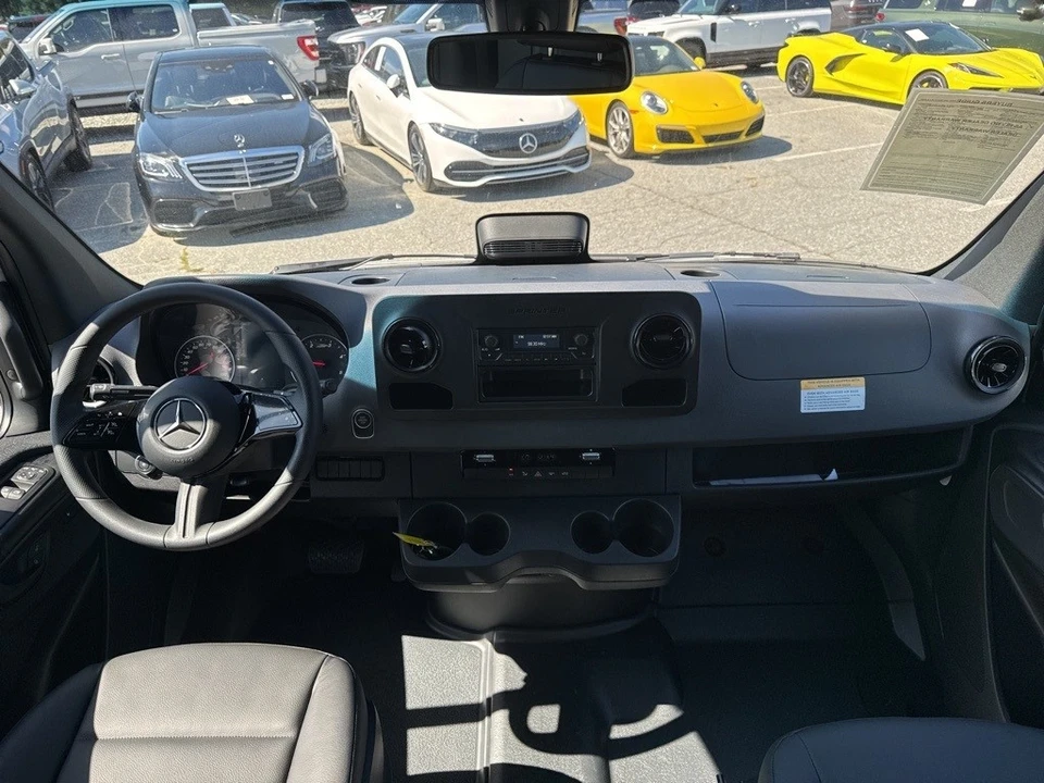 2025 Mercedes-Benz VS30 Sprinter - Image 10 of 12