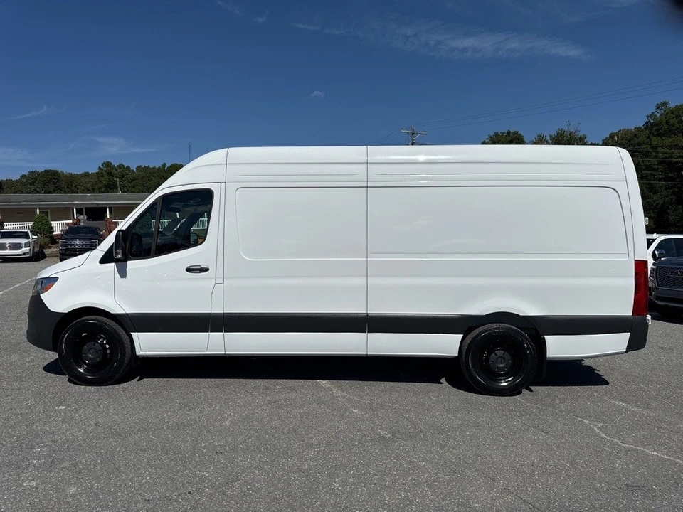 2025 Mercedes-Benz VS30 Sprinter - Image 2 of 12