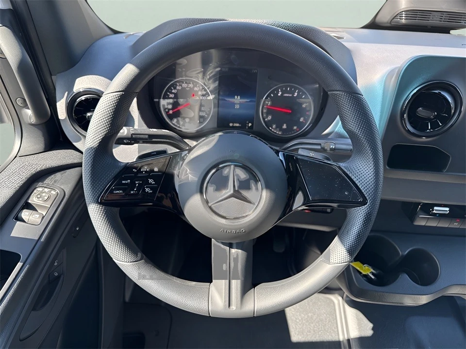 2025 Mercedes-Benz VS30 Sprinter - Image 11 of 12